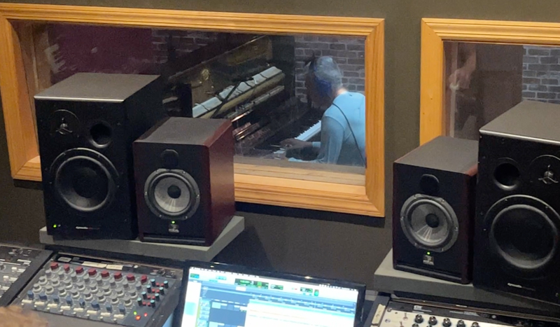 studio piano